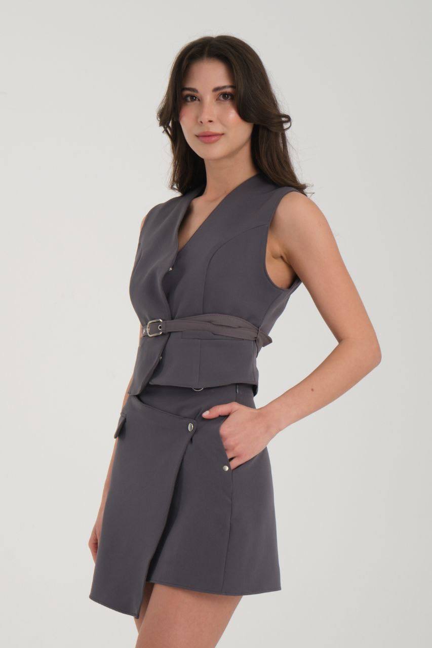 Kemer Detaylı Yelek Üst & Şort Etek Takım