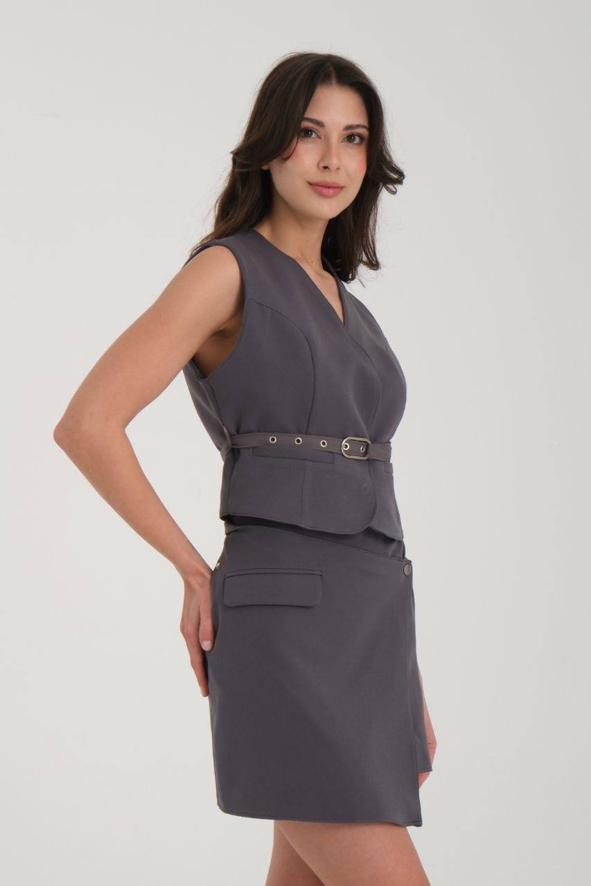 Kemer Detaylı Yelek Üst & Şort Etek Takım