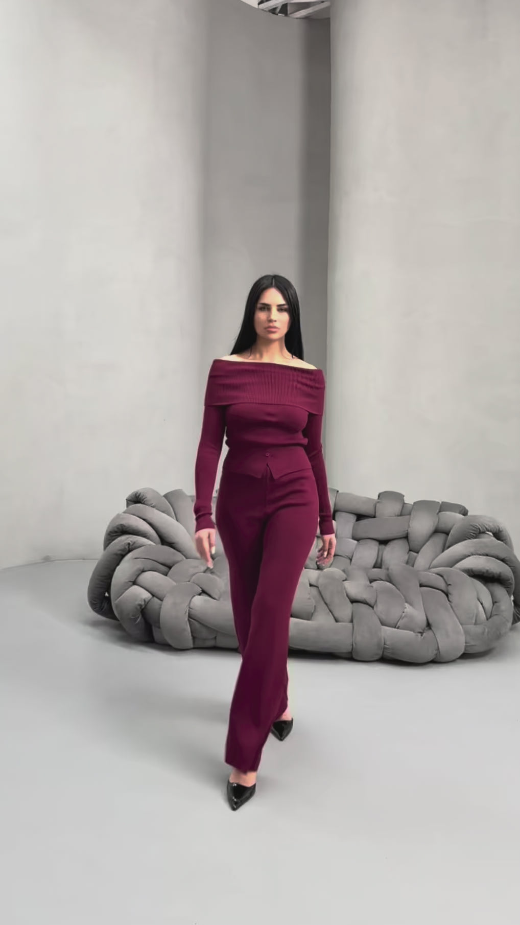 Kayık Yaka Düğme Detaylı Triko Takım